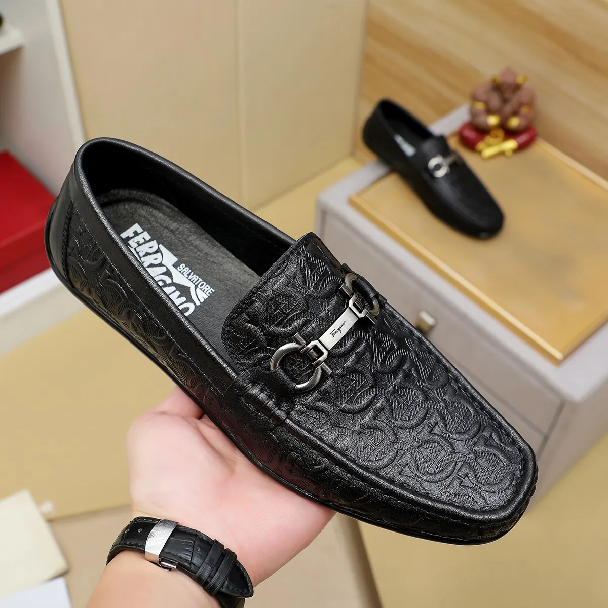 Men's shoes 💰360 🕷🕷【Ferragamo】Ferragamo Popular fashionable casual slip-on shoes🇨🇳Official website counter 1:1 production, original mold opening💯Good quality visible, imported high-end first-layer calfskin, luxurious pigskin lining🌿Very clear texture, high-quality waterproof, non-slip and wear-resistant outsole🎋High quality and low price, truly handmade🍓Color, code number 38-45